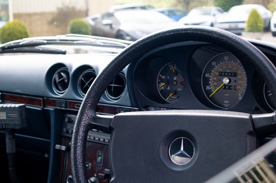 Lot 25 - 1984 Mercedes-Benz 280SL