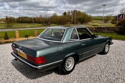 Lot 25 - 1984 Mercedes-Benz 280SL