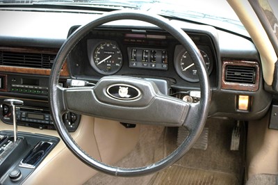 Lot 39 - 1987 Jaguar XJ-SC 5.3