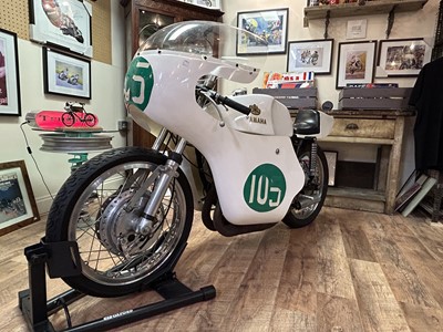 Lot 147 - c.1960s Yamaha TD1B