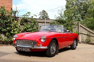Lot 137 - 1971 MG B Roadster