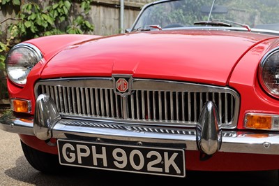 Lot 137 - 1971 MG B Roadster