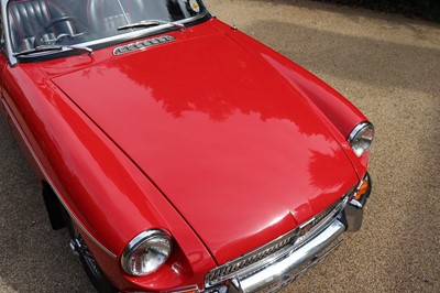 Lot 137 - 1971 MG B Roadster