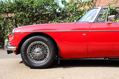 Lot 137 - 1971 MG B Roadster