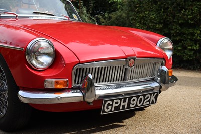 Lot 137 - 1971 MG B Roadster