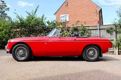 Lot 137 - 1971 MG B Roadster