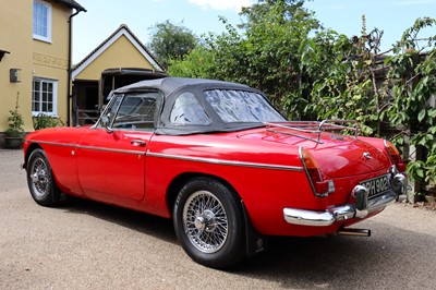 Lot 137 - 1971 MG B Roadster