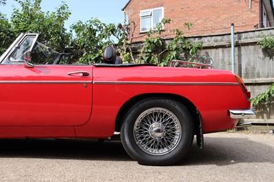 Lot 137 - 1971 MG B Roadster
