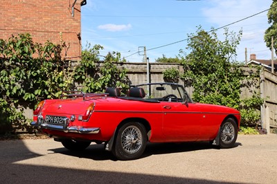Lot 137 - 1971 MG B Roadster