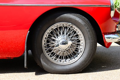 Lot 137 - 1971 MG B Roadster