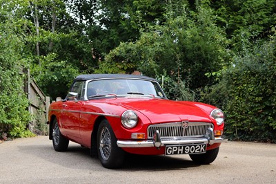 Lot 137 - 1971 MG B Roadster