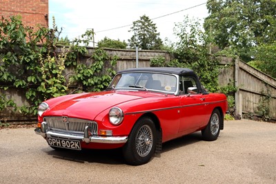 Lot 137 - 1971 MG B Roadster