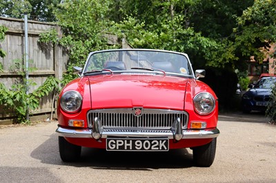 Lot 137 - 1971 MG B Roadster