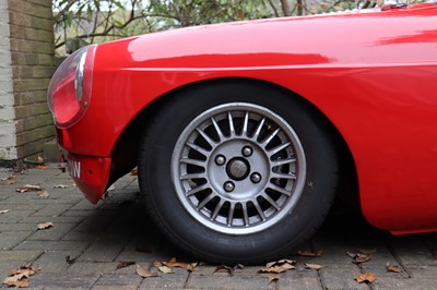 Lot 98 - 1967 MG B Roadster Race Car