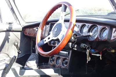 Lot 37 - 1976 MG B Roadster