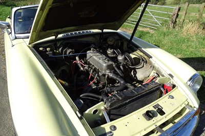 Lot 37 - 1976 MG B Roadster