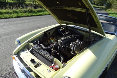 Lot 37 - 1976 MG B Roadster