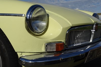Lot 37 - 1976 MG B Roadster