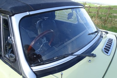 Lot 37 - 1976 MG B Roadster