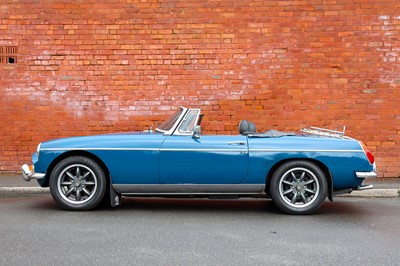 Lot 49 - 1975 MG B Roadster