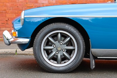 Lot 49 - 1975 MG B Roadster