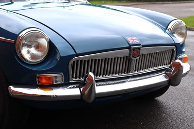 Lot 49 - 1975 MG B Roadster