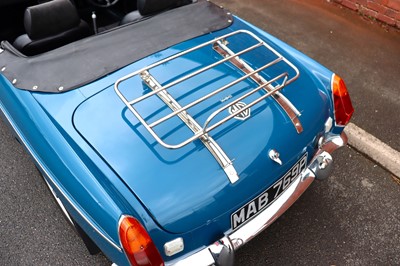 Lot 49 - 1975 MG B Roadster