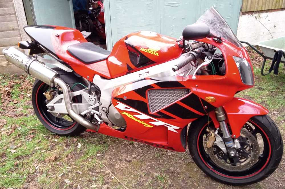 Lot 358 - 2000 Honda SP1