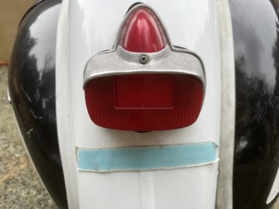 Lot 101 - 1961 Vespa VBB1