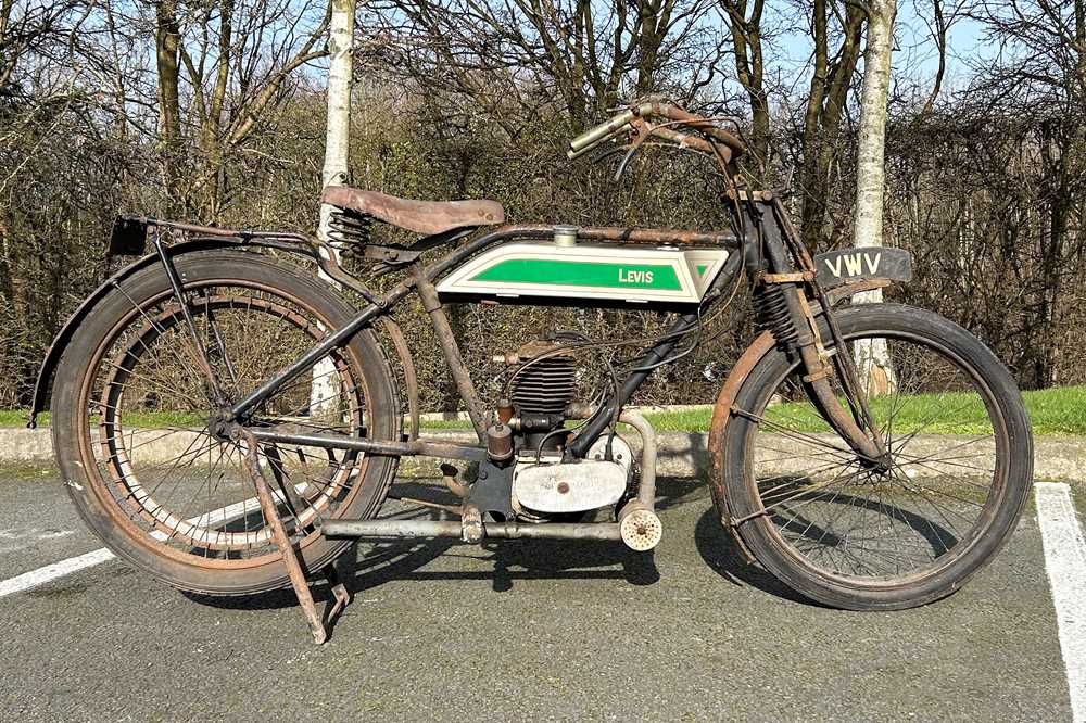Lot 369 - c.1914 Levis 211cc