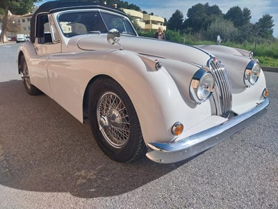 Lot 75 - 1956 Jaguar XK140 Drophead Coupe
