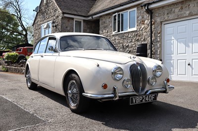 Lot 32 - 1968 Jaguar 240