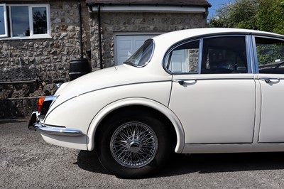 Lot 32 - 1968 Jaguar 240