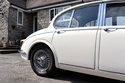 Lot 32 - 1968 Jaguar 240