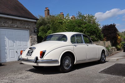 Lot 32 - 1968 Jaguar 240
