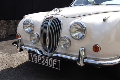 Lot 32 - 1968 Jaguar 240