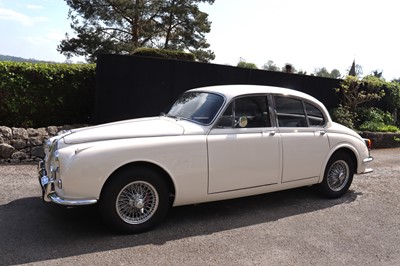 Lot 32 - 1968 Jaguar 240
