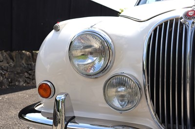 Lot 32 - 1968 Jaguar 240