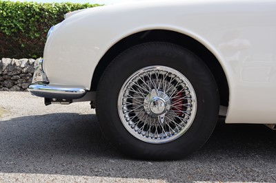 Lot 32 - 1968 Jaguar 240