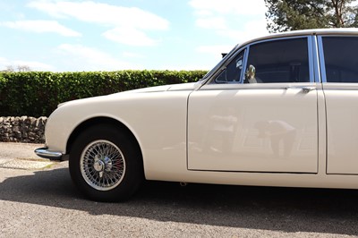 Lot 32 - 1968 Jaguar 240
