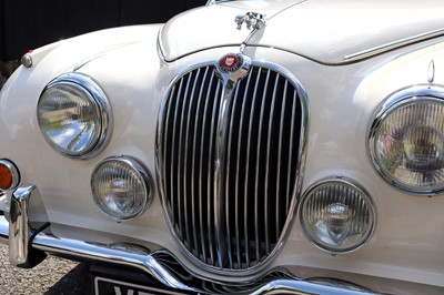 Lot 32 - 1968 Jaguar 240