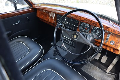 Lot 32 - 1968 Jaguar 240