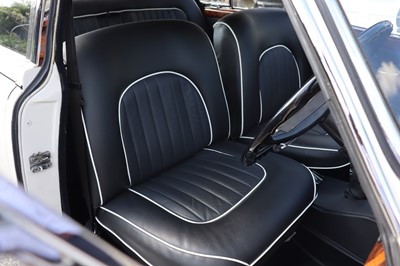 Lot 32 - 1968 Jaguar 240