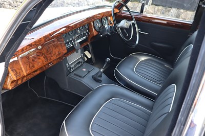Lot 32 - 1968 Jaguar 240
