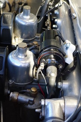 Lot 98 - 1953 Jaguar XK120 SE Fixed Head Coupe