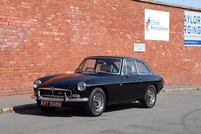 Lot 122 - 1974 MG B GT V8