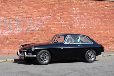 Lot 122 - 1974 MG B GT V8