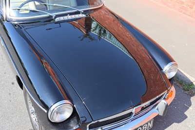 Lot 122 - 1974 MG B GT V8