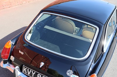 Lot 122 - 1974 MG B GT V8