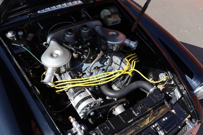 Lot 122 - 1974 MG B GT V8